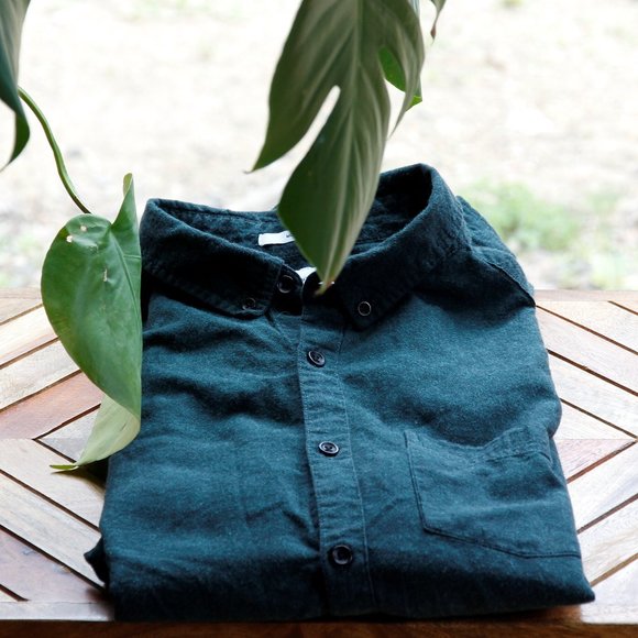 Urban Outfitters LS Flannel Solid Green Shirt - Picture 1 of 2